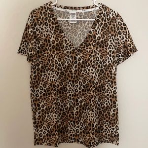 Women’s Victoria’s Secret PINK Leopard V-Neck T-Shirt Size Large